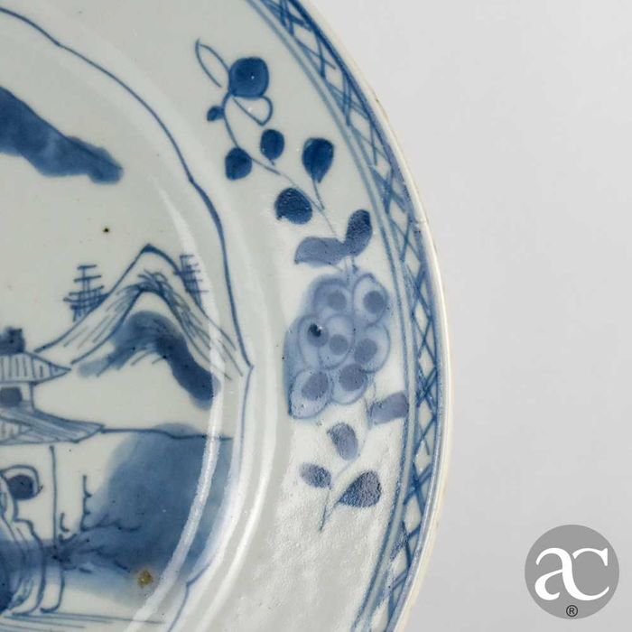 Prato em porcelana da China, período Qianlong, séc. XVIII