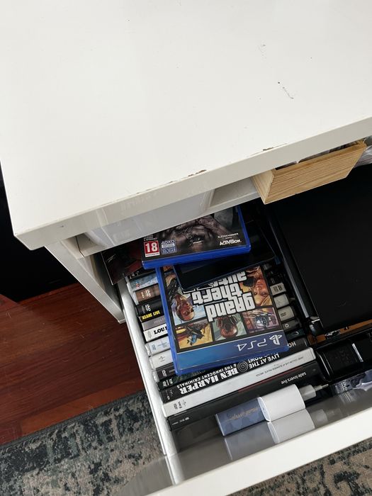 Movel tv usado com gavetas