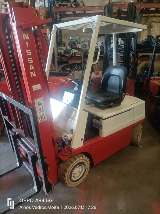 Empilhador Nissan elétrico de duas toneladas