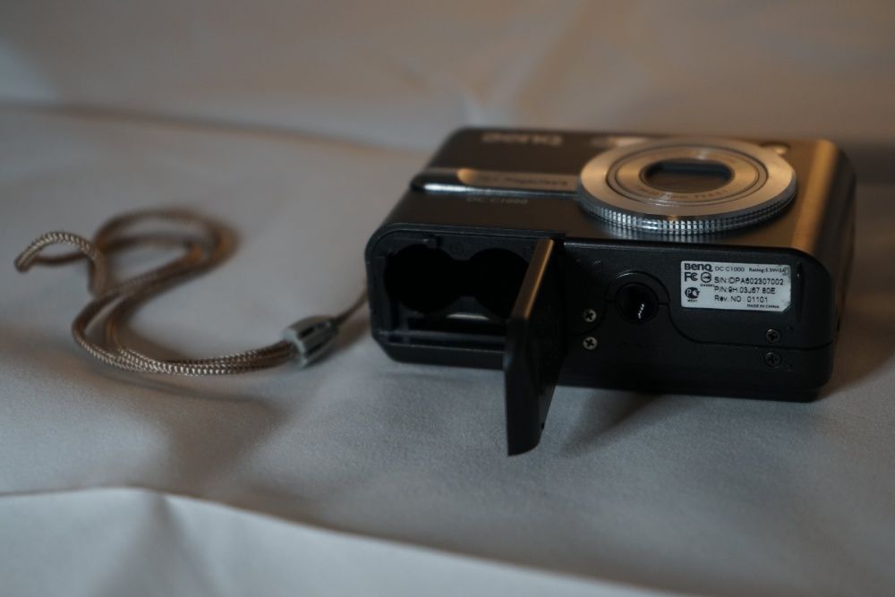 Máquina Fotográfica BenqDC C1000