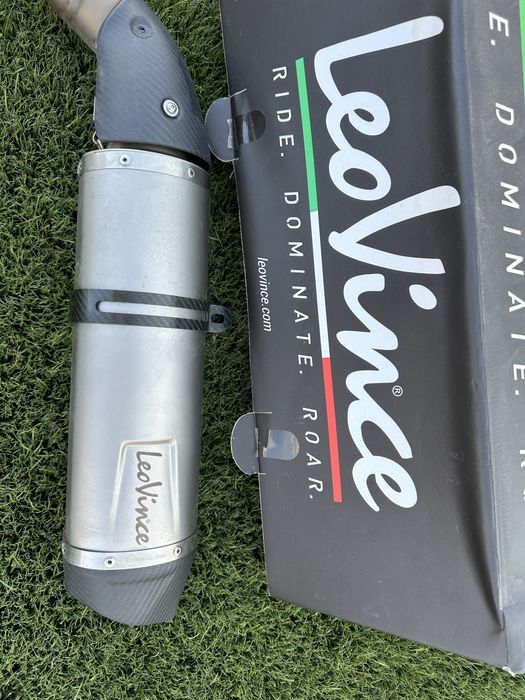 Escape LeoVince Moto Guzzi V85 TT