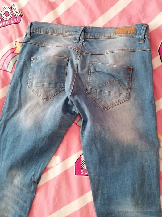 Calças de ganga elásticas com cintura baixa Tamanho 40 C&A