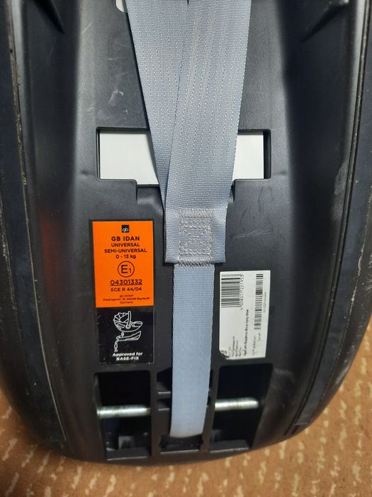 Fotelik samochodowy gb Idan + baza ISOFIX gb BASE-FIX (zestaw)