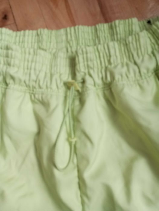 Nike Krótkie spodenki sportowe limonkowe rozm.L/40/12