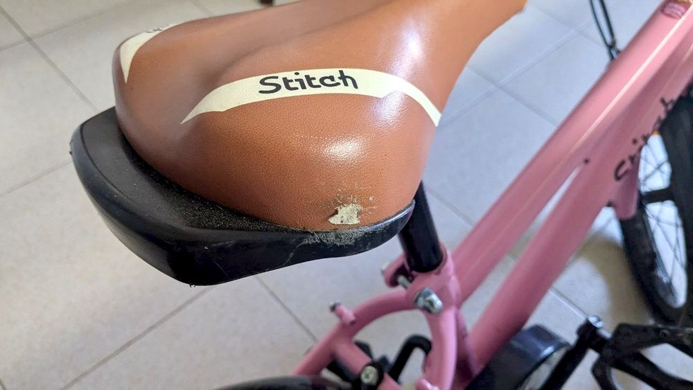 Vendo bicicleta infantil (5-6 anos) para menina com rodas de 16 polega