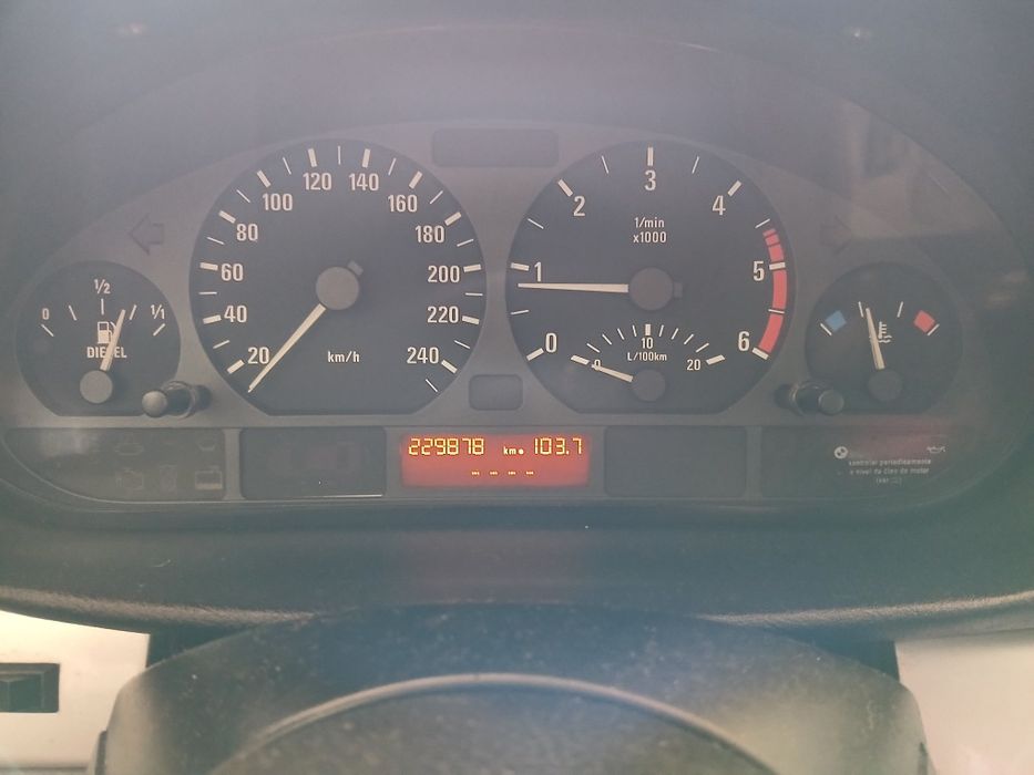 BMW 220d bom de tudo, sujeito a qualquer teste