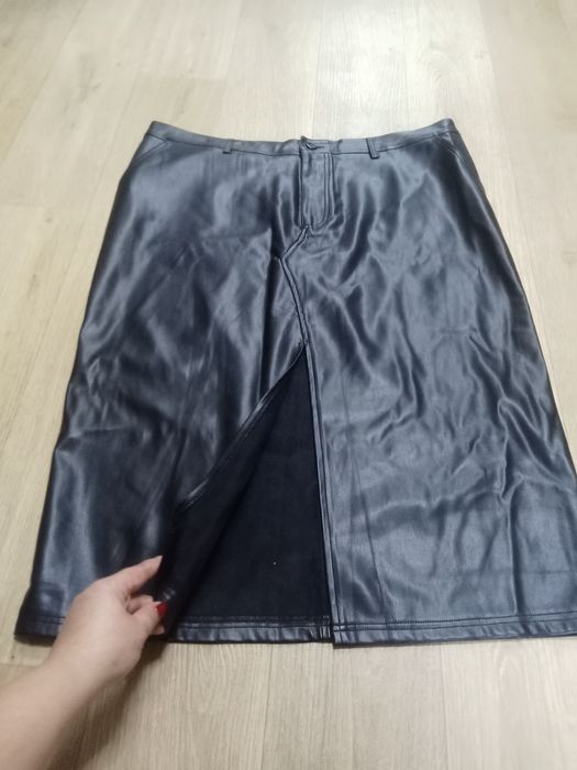 Шкіряна спідниця / юбка / спідниця міді 54 - 56 розмір
