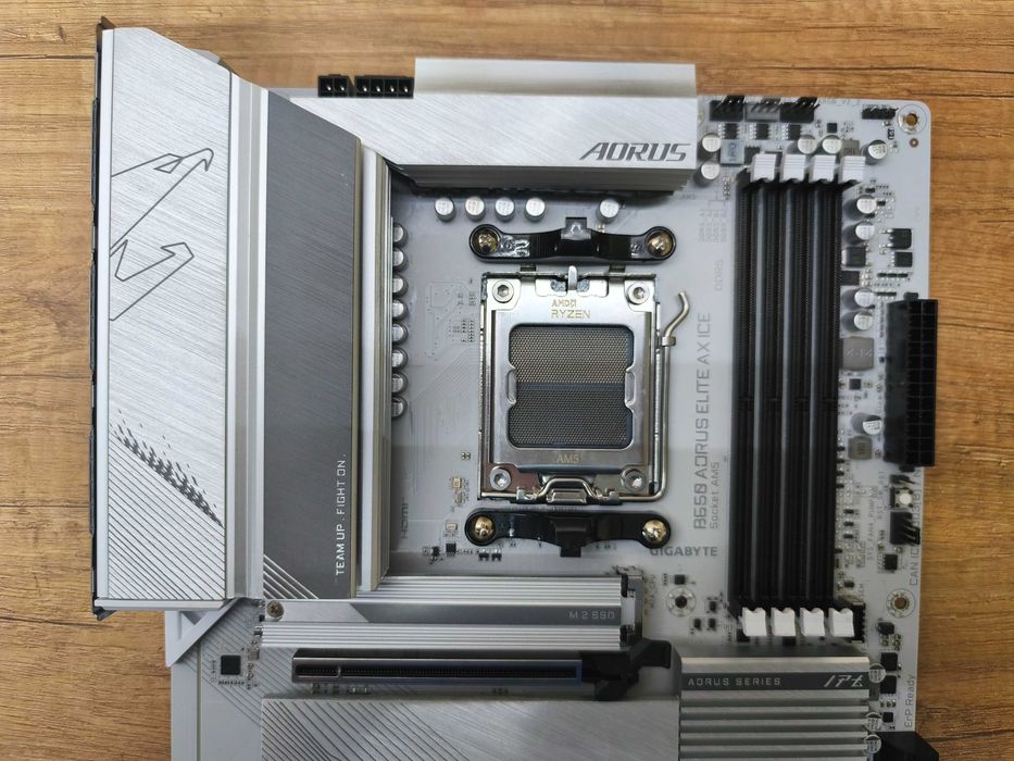 Płyta główna Gigabyte B650 Aorus Elite AX ICE box gwarancja nr. 406172