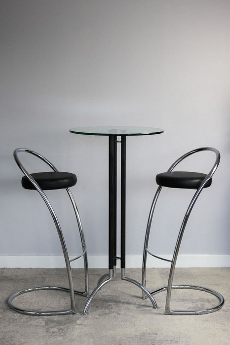 Hokery z chromowaną ramą