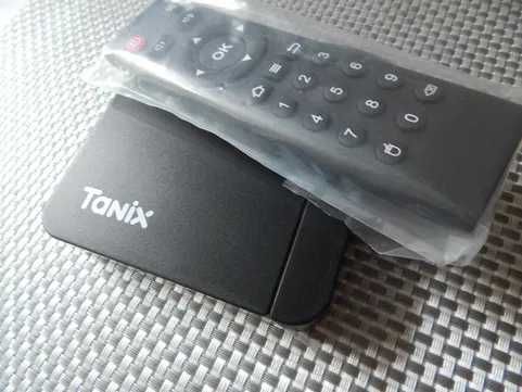 Смарт ТВ приставка Tanix W2 Pro 4/64 оригинал.