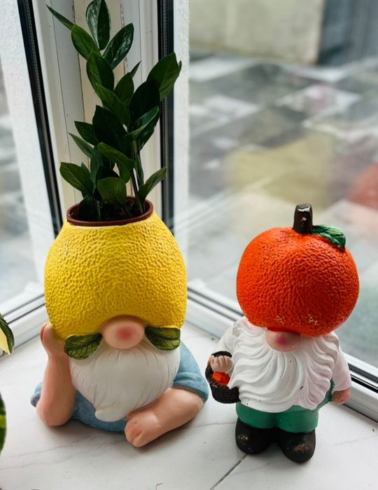 весняні  гноми продам фігурки декор 
2шт 1050грн
Висота 38см.
Гарн