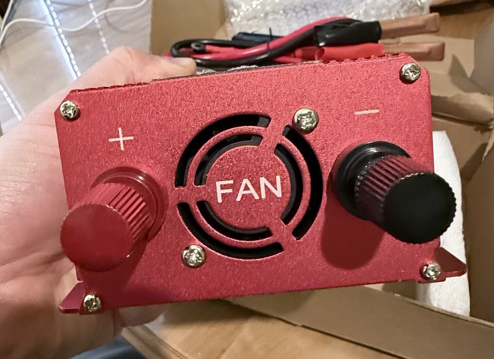 Інвертори 2000 w