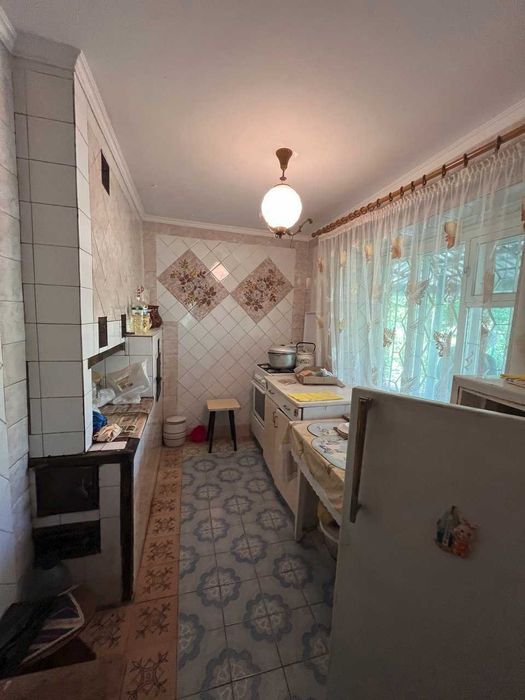 продаж окремого цегляного будинку