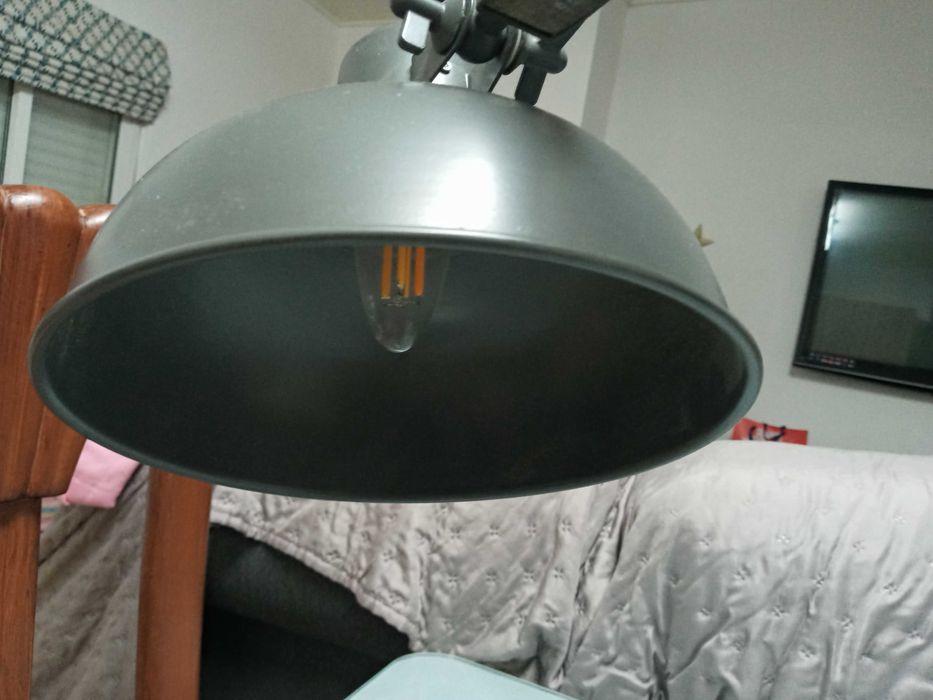 Candeeiro antigo mas esta como novo