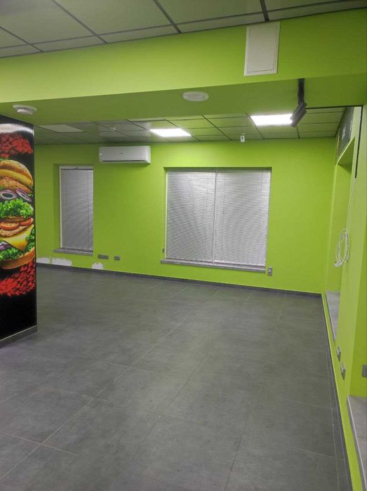 Оренда нежитлового приміщення (м. Радехів, пр-т.Відродження).