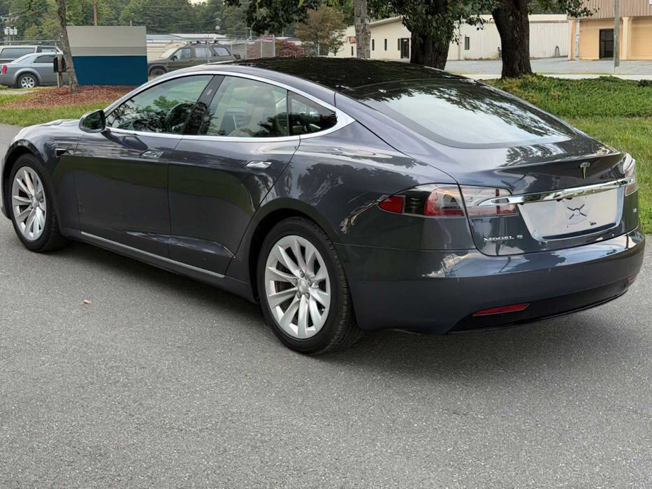 Tesla Model S      2017