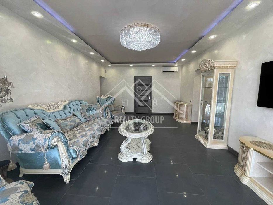 Продаж чудового будинку з ремонтом (район Дружба)