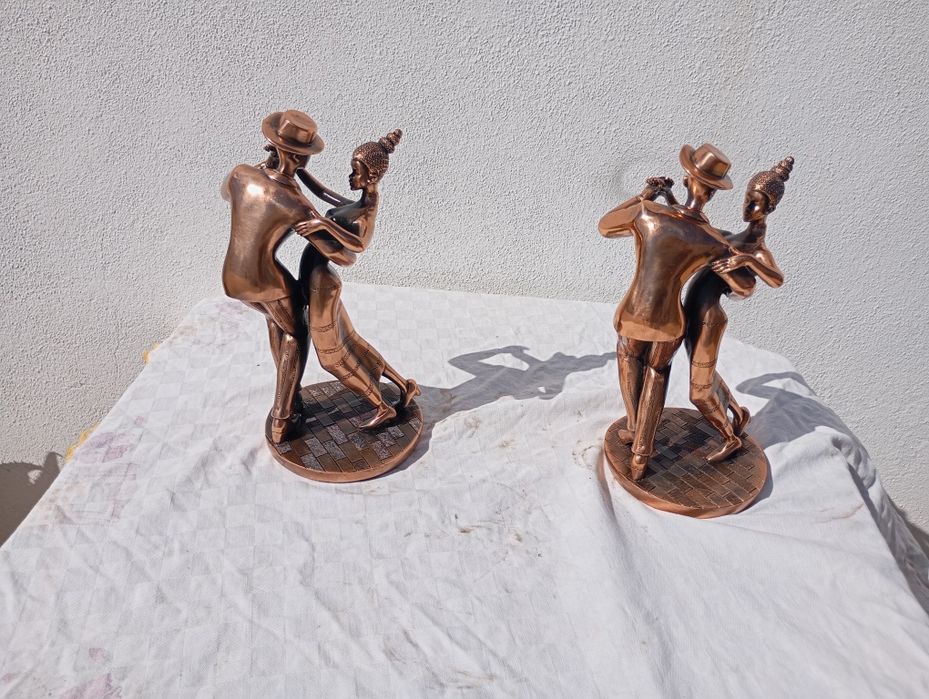 Estatuetas de Bailarinas com 31 cm altura