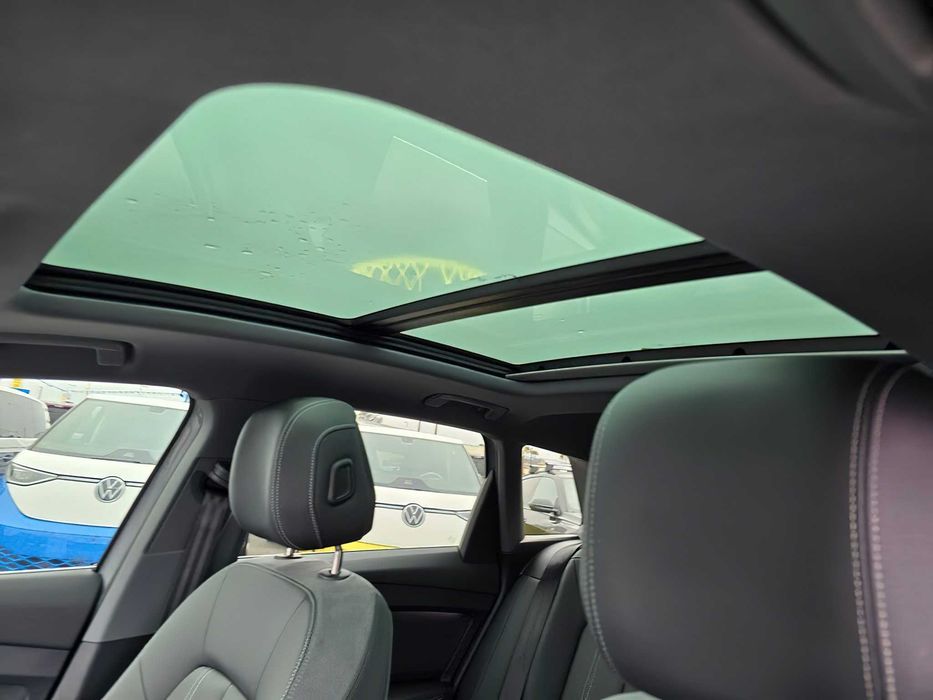 Audi Q4 e-tron      2023