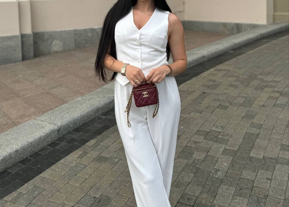 Білий костюм friends of fashion