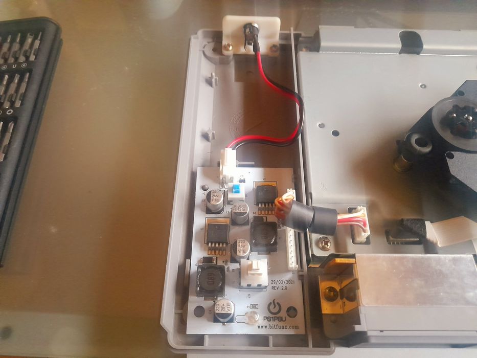 PS1 - japonesa (60Hz) c/mod chip e PSU europeia