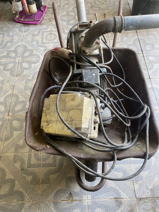 Vendo motor efacec + conjunto de rega