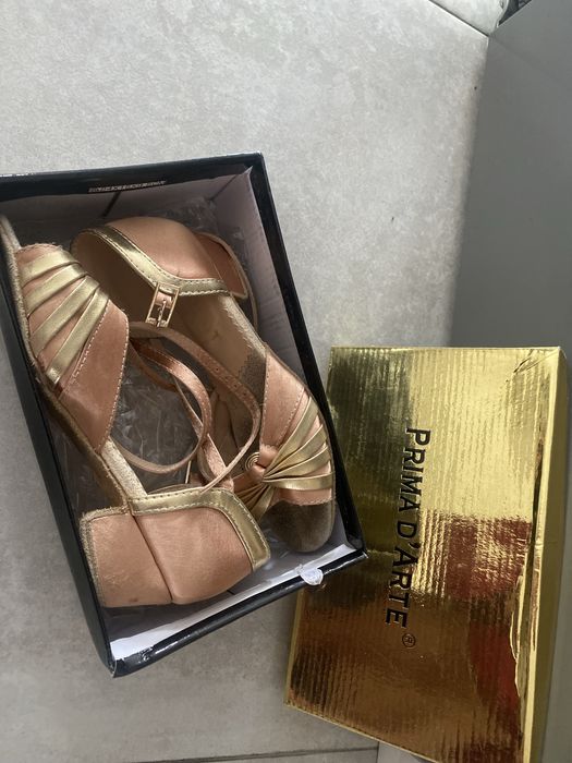 Обувь танцевальная повседневная новая