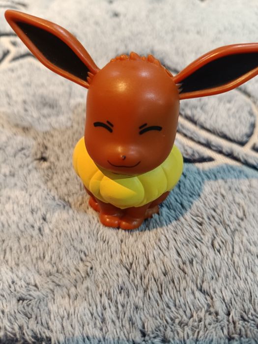 Happy Meal Pokemon Eevee