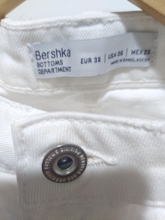 Calça senhora branca Bershka tamanho 38