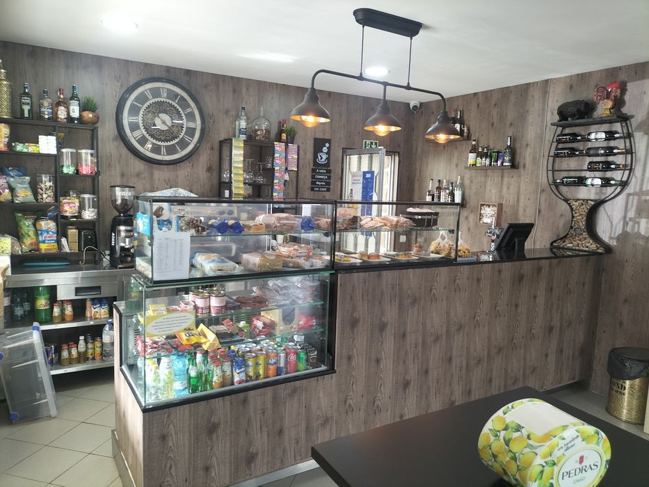Café equipado para arrendamento