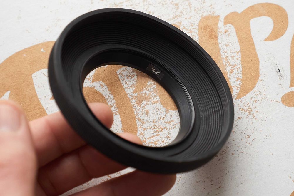 Dwie osłony przeciwsłoneczne do obiektywu 58mm