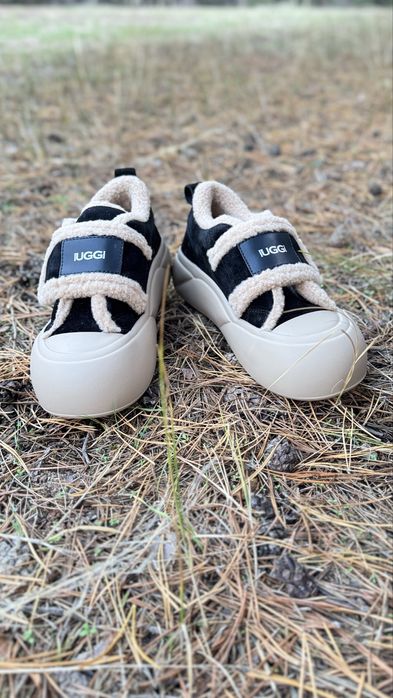 Зимові зручні кеди кросівки UGG