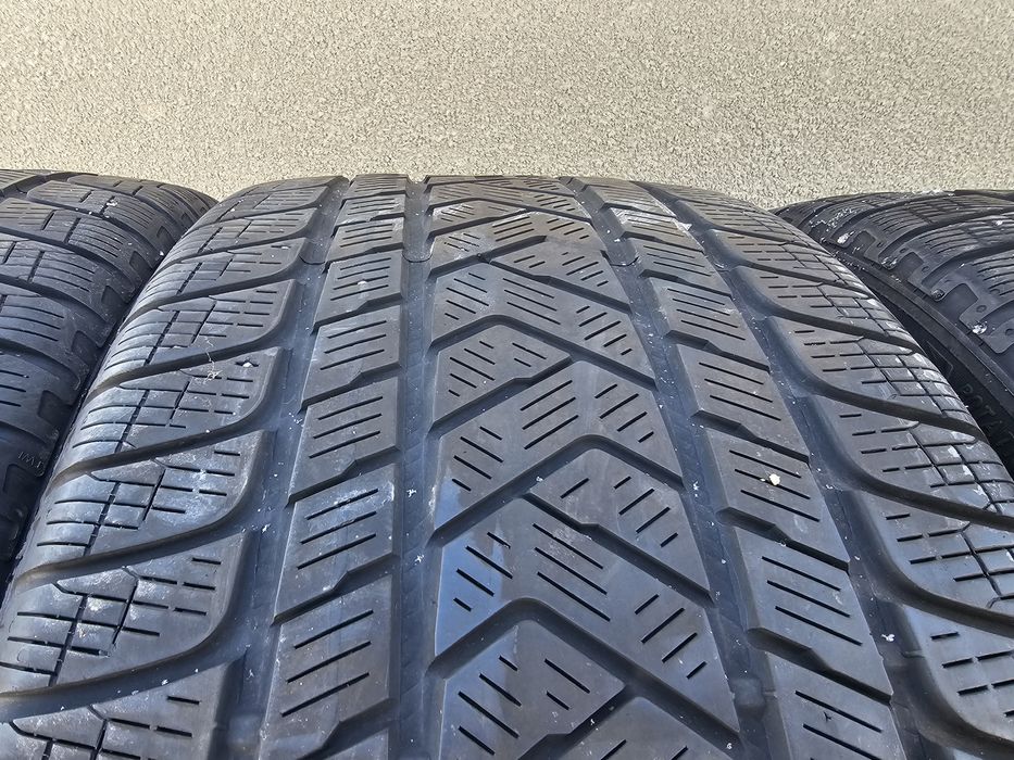 шини "pirelli" R20.