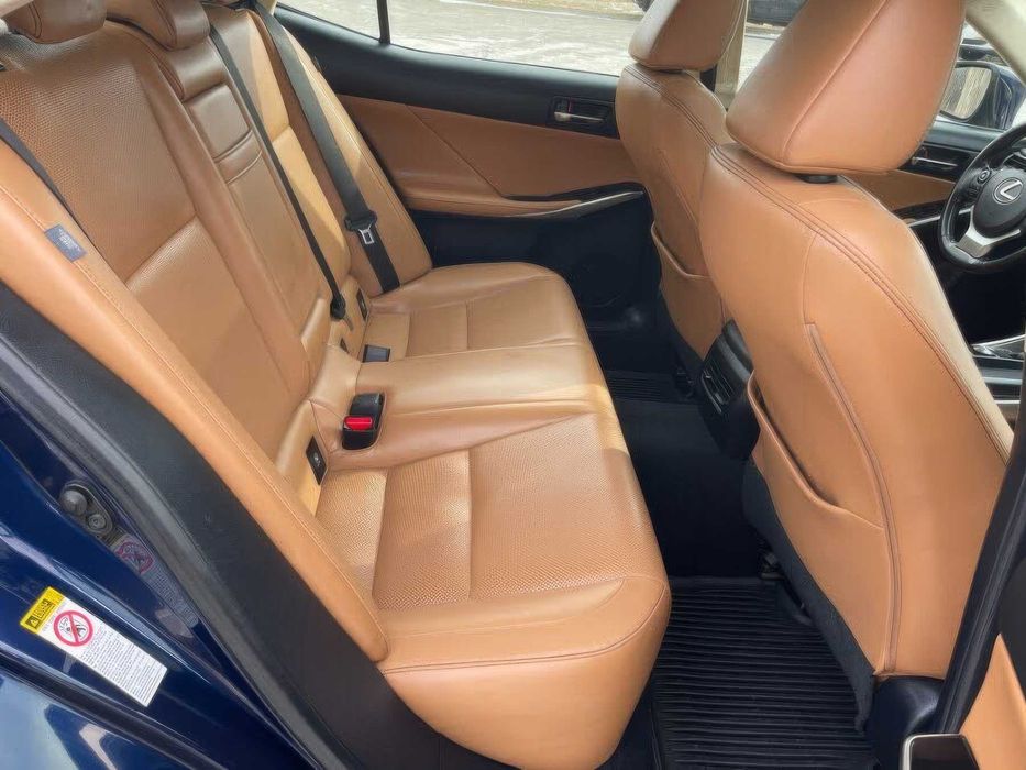 Lexus IS 300      2016