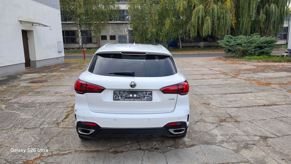 MG HS