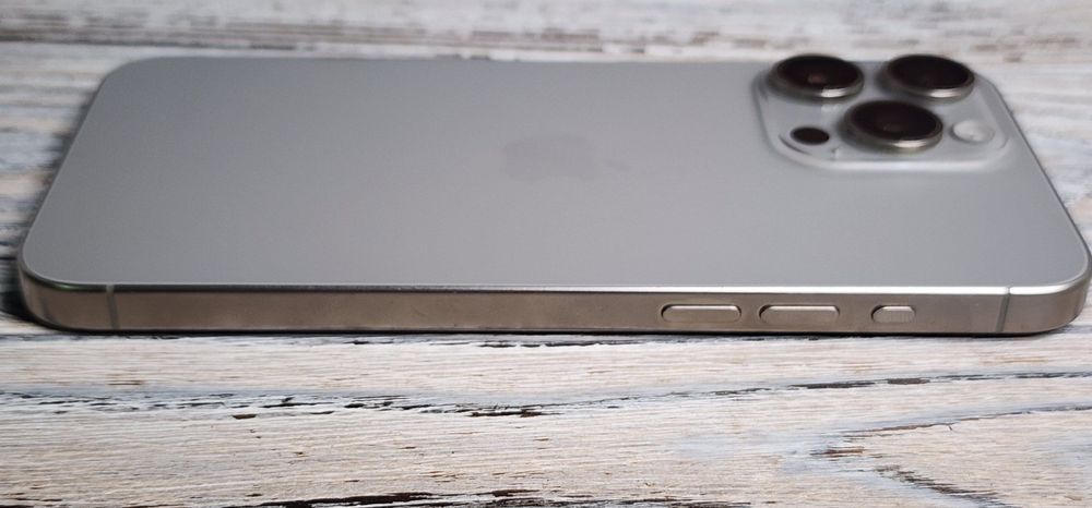iPhone 15 Pro Max 256 natur гарантия 740$