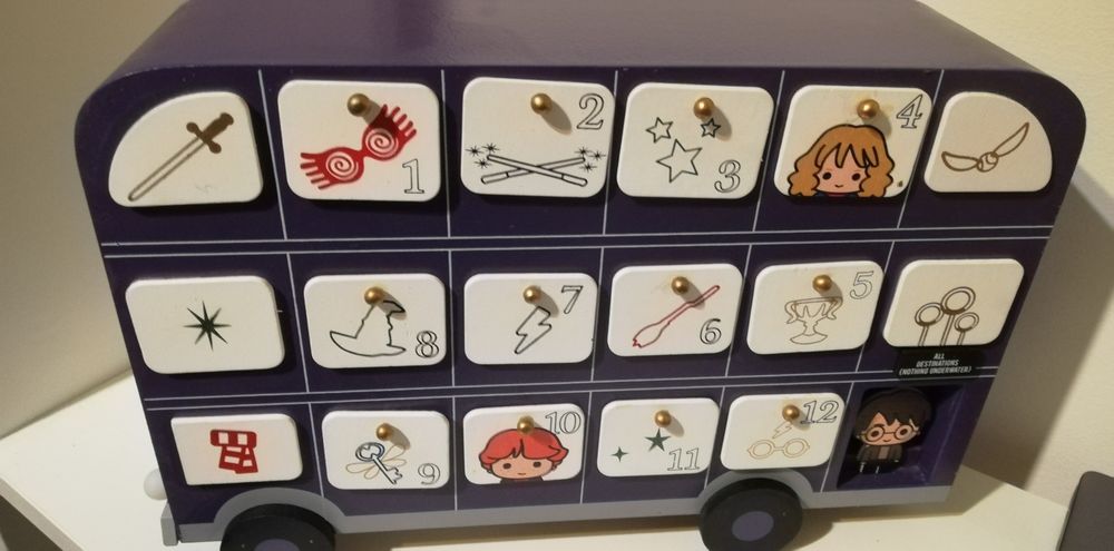 Harry potter autocarro/ calendário de advento com 25 gavetas e luz