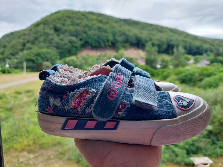 Джинсовые кеды, мокасины, тапочки, босоножки девочке