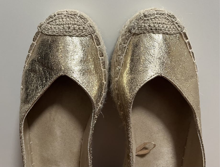 Alpercatas / espadrilles douradas Nr. 37