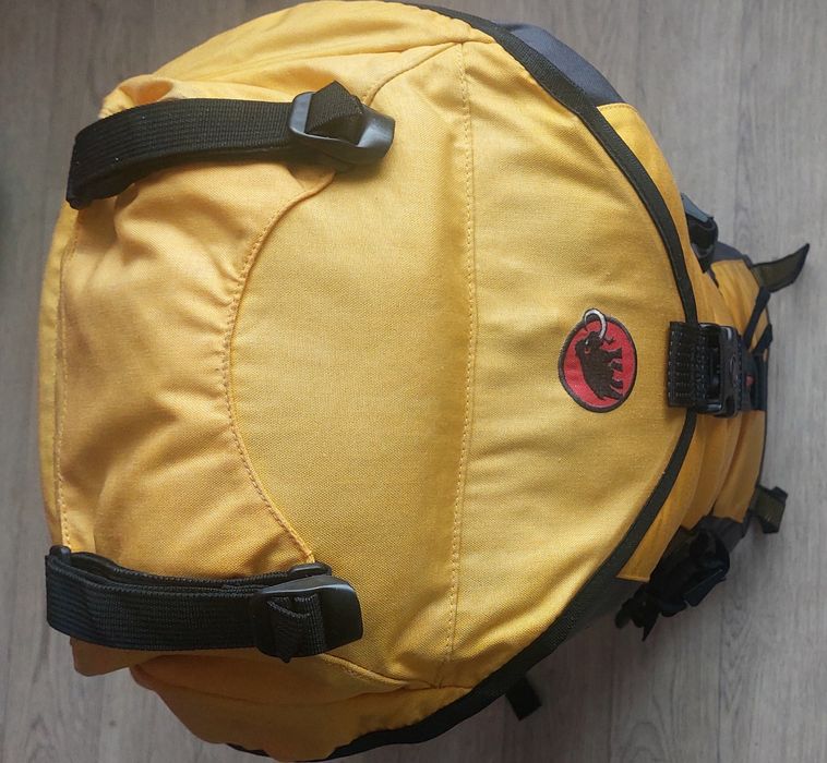 Рюкзак б/у спортивный Mammut couloir 45L, c дождевиком (Switzerland)