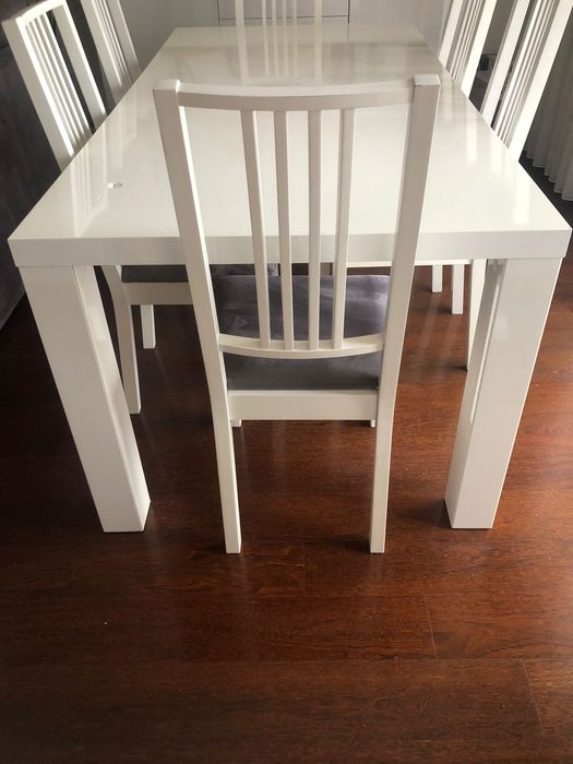 Mesa em lacado branco