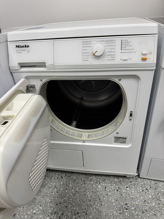 Продам сушильну машину Miele