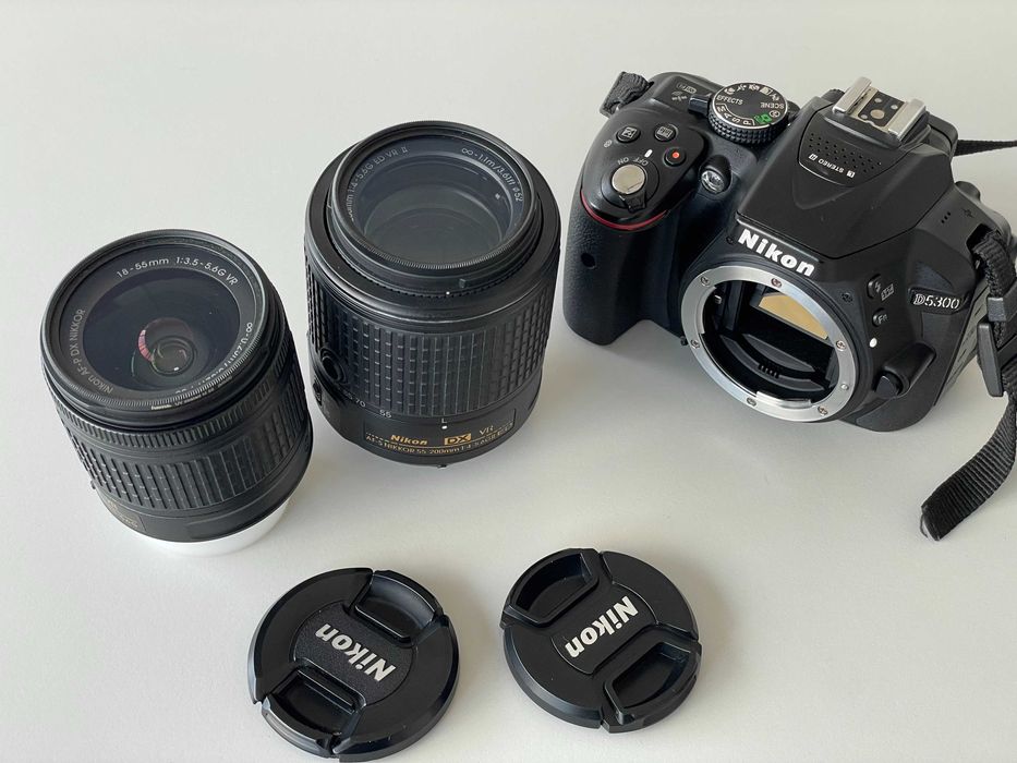Nikon D5300 + 2 Lentes + Extras (Kit Completo) – Excelente Estado