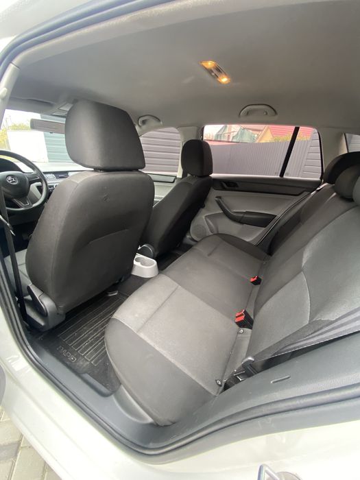 Skoda Rapid 2015 року