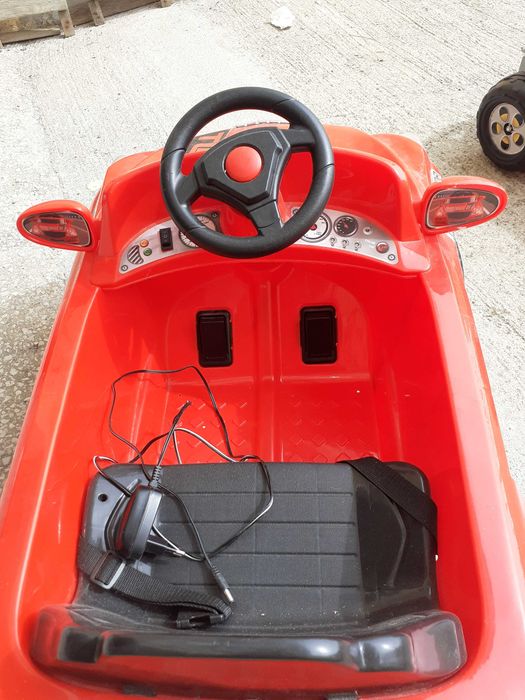 Automóvel elétrico infantil