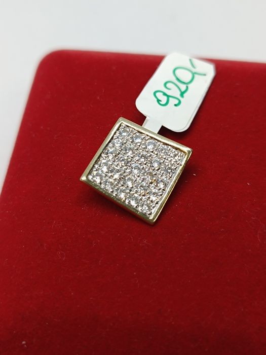 Złoty wisiorek z białymi cyrkoniami, złoto próby 585