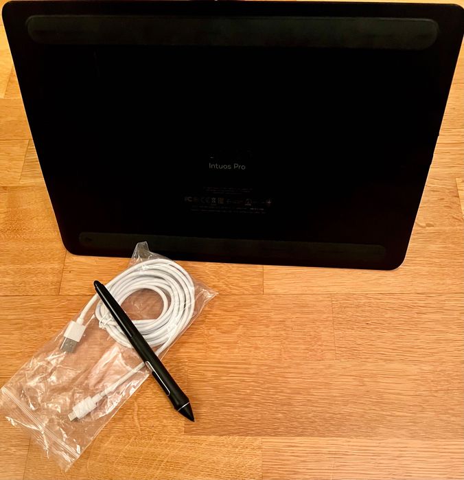 Wacom Intuos Pro64297959637378121