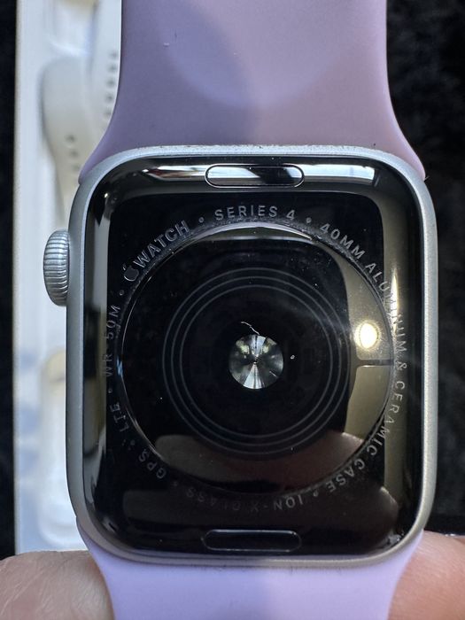 Apple watch seria 4 40 mm  silver aluminium