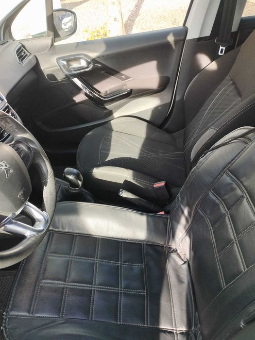 Baixa de Preço — Peugeot 208 1.2 VTi • 2015 NOVO PREÇO: 7500 €