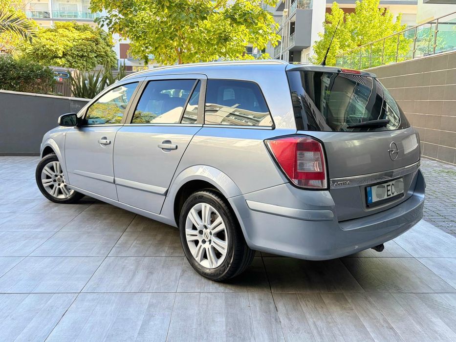 OPEL ASTRA CARAVAN 1.7CDTI ano 2007 Motor ISUZU Versão Cosmo — photo 2